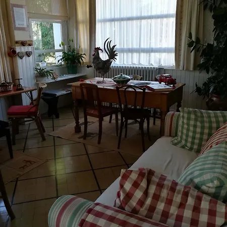 Primerose Hotel